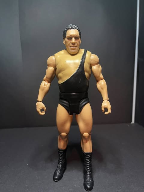 Andre The Giant Wrestlemania Basic Mattel figure Good Condition